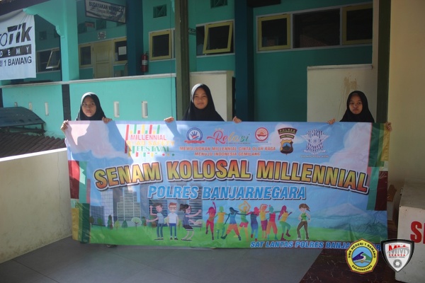 Senam Kolosal Millenial Road Safety SMK N 1 Bawang & Polres Banjarnegara