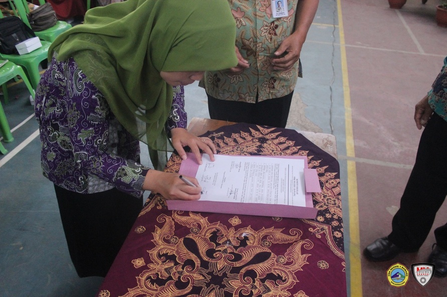 Rapat-Pleno-Komite-SMKN-1-Bawang-Banjarnegara-2018-2019 (4).JPG